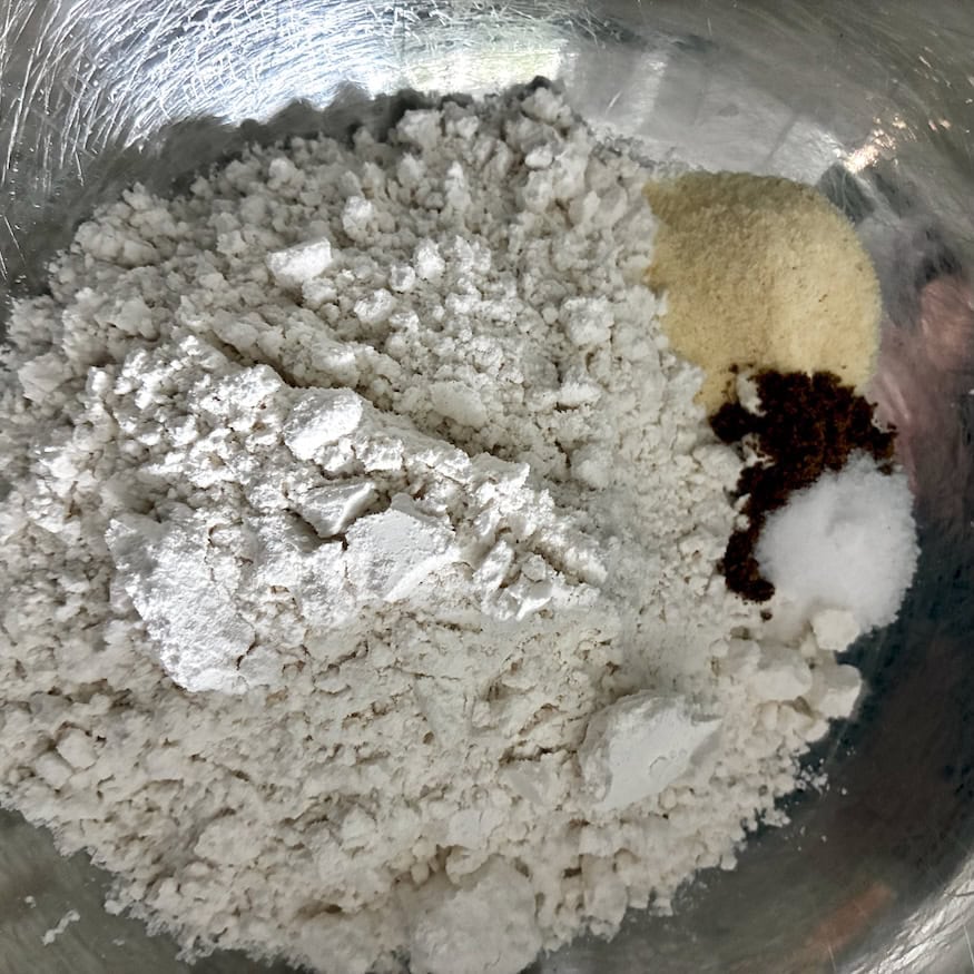 Fried bread from India ingredients.